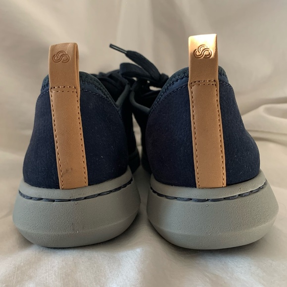 Clarks Cloudsteppers blue 'Step Move Fly' sneakers - Picture 4 of 10